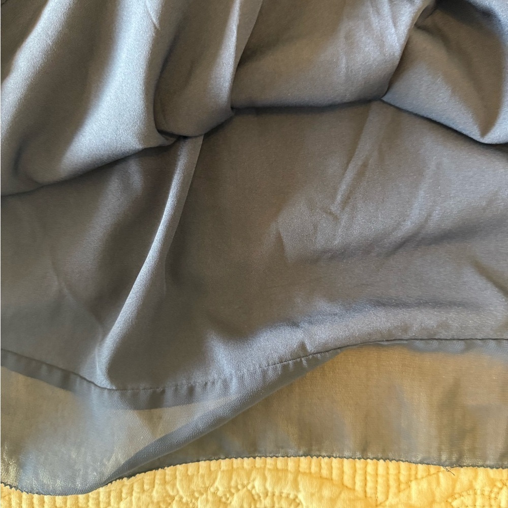 Tommy Hilfiger silky blue sleeveless top - flowy and perfect for layering! XL - Picture 3 of 6